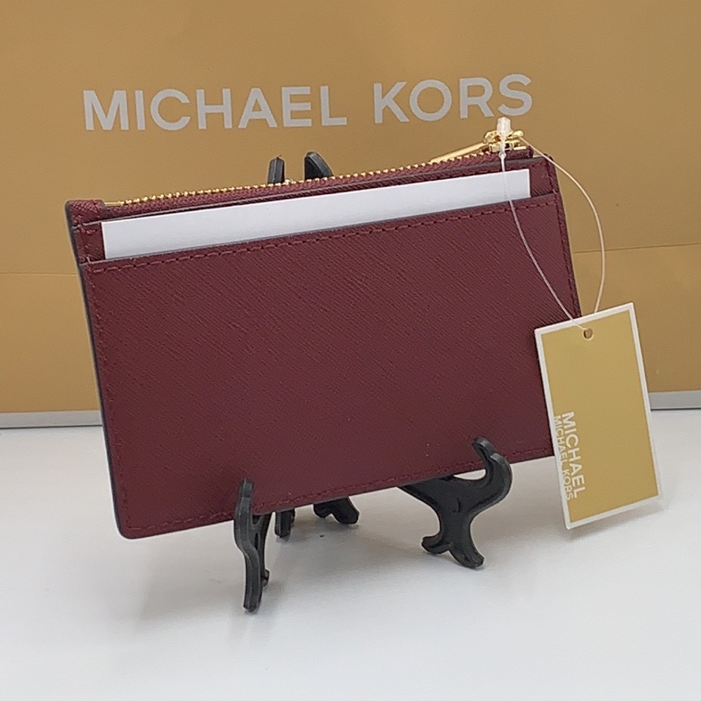 Michael Kors Jet Set Travel Medium Top Zip Card
Case Wallet
Dark Sherry color - Picture 4 of 11